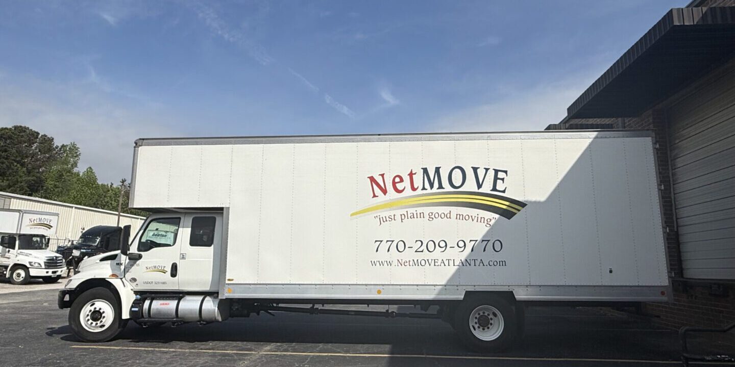 Long-distance movers providing moving service in Atlanta, GA.
